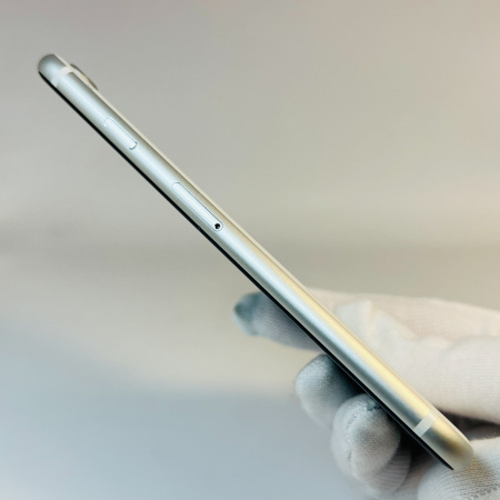 iPhone SE 2022 б/у Состояние "Отличный"